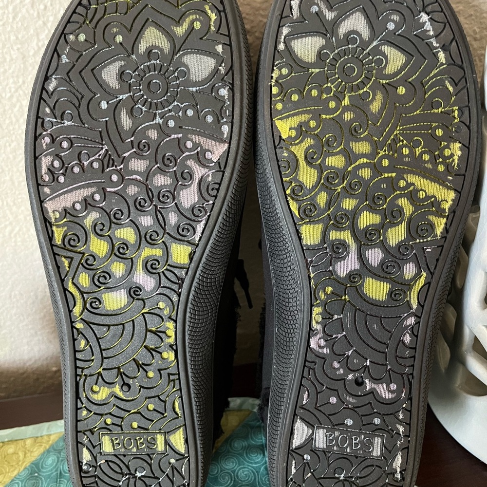 Bobs sketchers memory foam. Worn outside for 5 minutes. Like new. Size 10